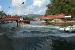 廻旋橋