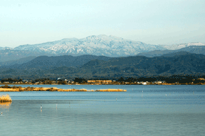 源平橋からの白山連峰